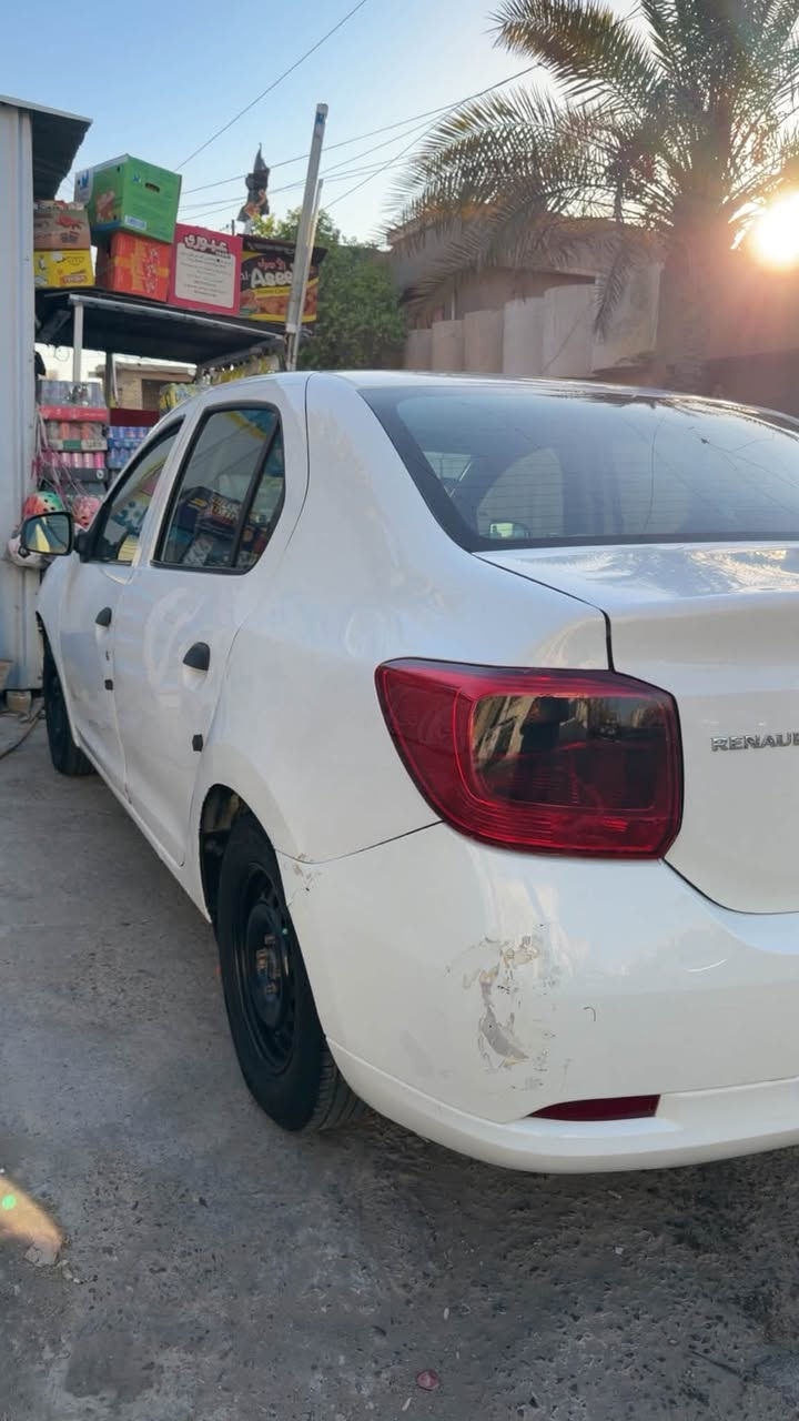 سلام عليكم للبيع رينو سنبل موديل ٢٠١٦ بيها باب لسايق شويه بي معجون وصبغ وبيها بل جنطه ضربه بس معدليها وسياره وشخوط دعاميات مكينه حلوو تبريد شغال سياره خير من الله سعرها ٦٨ وبيها مجال بصيط وهاذه رقمي ليحب يتواصل  *********** مكاني البياع شارع الضغط
