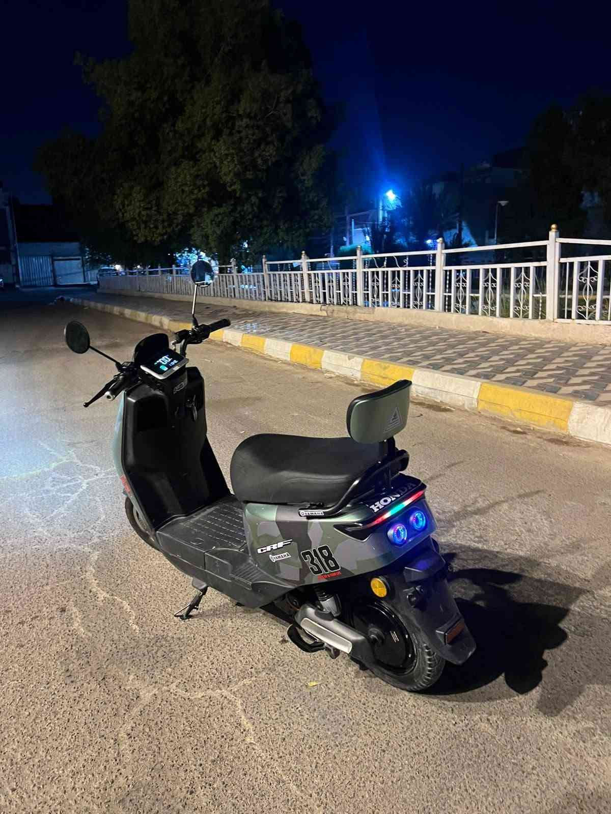السلام عليكم 
دراجه شحن 318
نضيفه 
6بطاريات ولي32انبير 
تايرات جدد 
كهربائيات كله شغاله 
550مكاني بغداد الامين الثانيه 
***********
