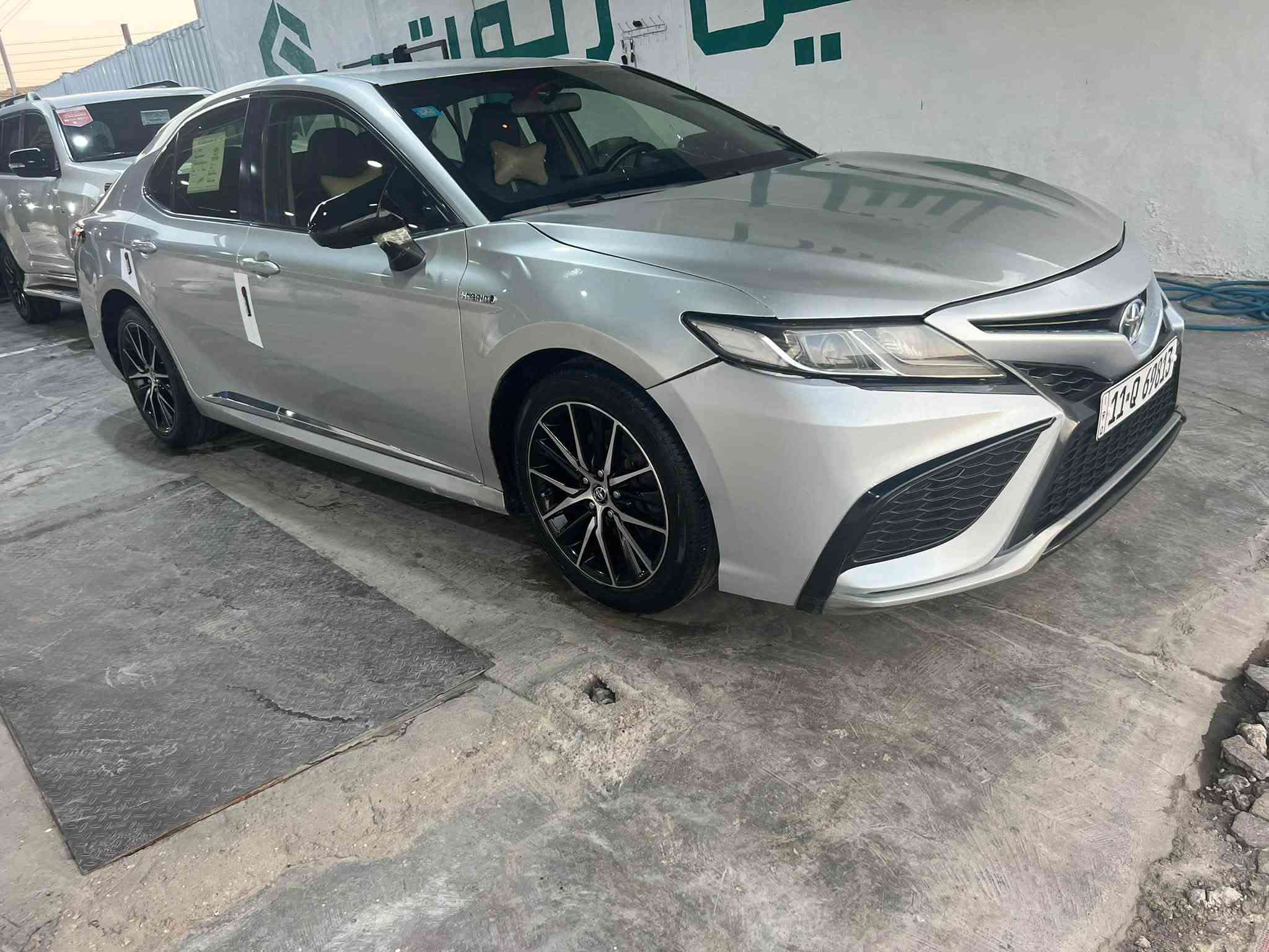 السلام عليكم ورحمة الله وبركاته 
كامري  هايبرد أصل موديل 19 معلايه 23 سنويه ورقم جديد رقم بغداد 
تكسي دبي مصبوغه عام بدون ضرر ودواخل وتبديل 
كير مكينه تبريد كله تمام 
صدر امامي قبل كم يوم مشتغله جديد 
فول مواصفات عدا الفتحه 
بصمه 
دخول ذكي 
تبريد قطعتين 
هند بريك اوتو 
ثلاثة انظمه قياده 
شاشه كامره 

المكان الفلوجه 
السعر 120ومااكطع عمله بالتلفون شوفها وتدلل

 ***********
