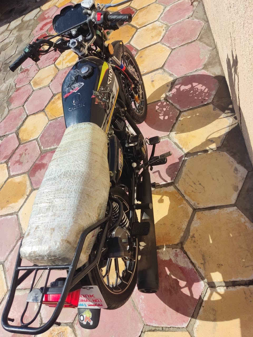 سيفان للبيع موديل 25 نضافه مثل ما بالصوره تشتغل سويج وبصمه مكان رميثه إتصال ***********
