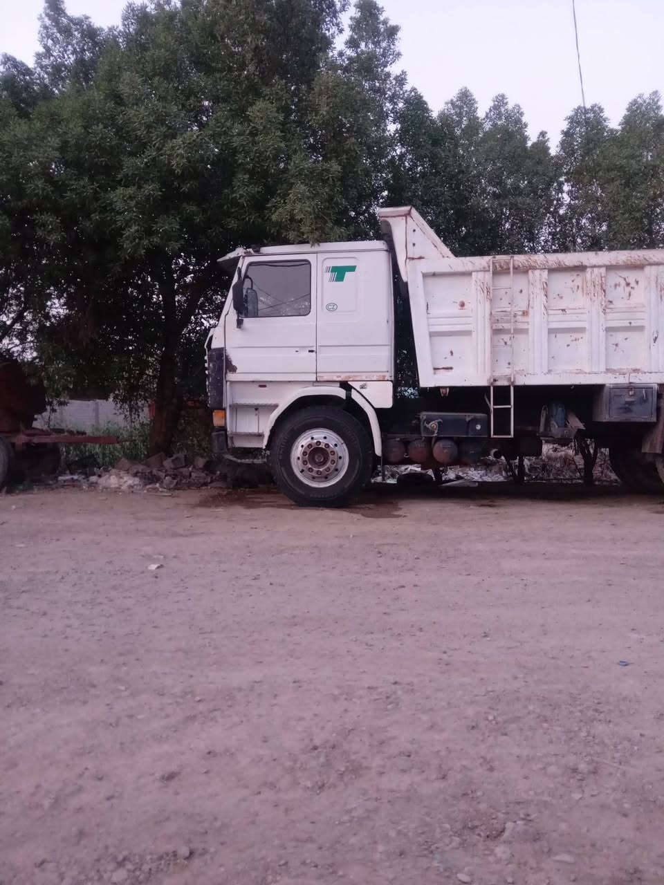 السلام عليكم سكانيه موديل 92 مكنيه ونص 
 كير 900. 3x3. مجموعة باجر 16 شاصي ابو 10 
مكفول رقم نكليزي تحويل مباشر  سياره جديده 
مكان بغداد رقم الهاتف  ***********
