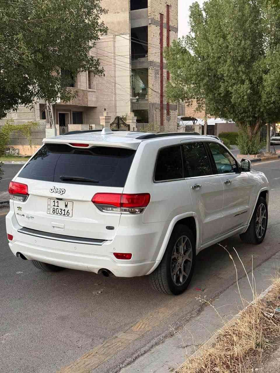 السلام عليكم  
للبيع فقط فقط
جيب كراند شيروكي 
الفئه ( اوفرلاند) 
الموديل 20
وكالة ليث العبيدي ( خليجيه ) 
الممشى 78 مايل
السياره بيها نصف باب الصدر اليمين 
باقي السياره كفاله
السياره فوول مواصفات 1/1
فور ويل 4X4
ماوس وسطي
بانوراما
داخل بيجي 
شاشه كبيره
صندوك كهرباء
كشنات جلد 
تدفئه وتبريد كشنات
دمام خلفي
كير محرك جاهزات 
وباقي مواصفات الجيب 
سياره بدون اي نقوصات جاهزه 
السعر ب راح يكونب240$ ورقه وبيه مجال بسيط
مكان السياره بغداد
واي استفسار اني حاضر

***********

***********

( محمد الصعب )
