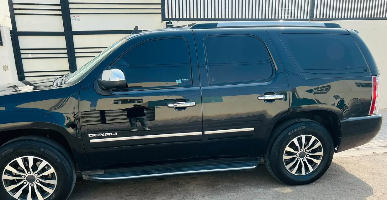 LI – موديل 2014 جمسي دنلي
🖤 اللون: أسود

المواصفات:

مكينة 6.2 V8 Vortec
كير أوتوماتيك 6 سرعات
نظام AWD للدنالي
نظام Active Fuel Management لتوفير الوقود
تعليق Denali متكيف مع تسوية خلفية
فرامل ABS ديسكات
نظام Stabilitrak وثبات إلكتروني
حساسات خلفية
كاميرا خلفية
نظام تحذير النقطة العمياء
تشغيل عن بُعد
تحكم بالمقود
مقاعد جلد فخمة
تبريد وتسخين المقاعد الأمامية
مقاعد أمامية كهربائية متعددة الوضعيات
ذاكرة مقعد السائق
مقود جلد وخشب
مقود مدفأ
تحكم أوتوماتيك بالمناخ 3 مناطق
تكييف خلفي مستقل
شاشة ونظام
Bluetooth + USB
نظام صوت Bose Centerpoint بـ10 سماعات
فتحة سقف كهربائية
مرايا كهربائية ومدفأة
إضاءة ضباب
زجاج مظلل
دعامات/عتبات جانبية
📌 ملاحظة مهمة: السيارة بيها قطعة صبغ فقط، بيه قبق الجنطه مفتوح والفحص مفتوح للمشتري حتى يتأكد بنفسه.

💰 السعر: [200
📍 المكان: [النجف الاشرف]
📞 الاتصال:***********
بيع فقط

دنالي ن
