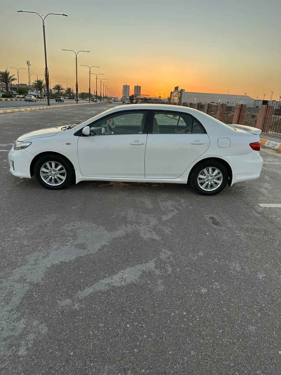 تحية طيبة
كورلا موديل 2008 رقم بغداد مشروع وطني تحويل مباشر محدث 13 وارد خليجي محرك 1800  كهربائيات كير محرك حداديه طخم تاير مبيها كل نقص وجاهزة وخير من الله تبريد ثلج ويه لسويج حادثها جاملغ وبنيدجهة السايق وبيها باب السكن والخلفي نفس الجها كد شبر صبغ اثر شخط فقط والباقي كفاله   السعر(97$) مكان السيارة محافظة الانبار الفلوجة للأستفسار (***********)
