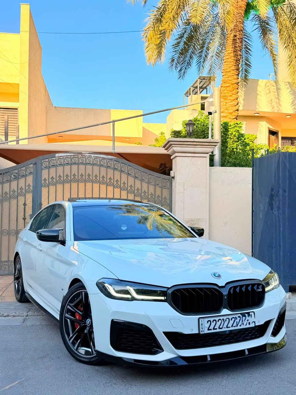 بي إم دبليو 550i M Sport موديل 2021

الممشى: 80,000 كم
المحرك: 4.4 لتر V8 توين تيربو
الدفع: xDrive دفع رباعي
القير: أوتوماتيك 8 سرعات

المواصفات:
• باكيج M Sport داخلي وخارجي
• إنارة Adaptive LED
• إنارة داخلية Ambient
• فتحة سقف
• دخول وتشغيل بصمة
• عدادات ديجيتال
• شاشة عرض على الزجاج Head-Up Display
• كاميرات 360 درجة
• حساسات أمامية وخلفية
• نظام Parking Assistant
• رادار النقطة العمياء
• تحذير مغادرة المسار
• تحذير التصادم الأمامي
• مثبت سرعة متكيف
• كشنات كهربائية مع Memory
• تدفئة وتبريد الكشنات
• دركسون M Sport
• نظام صوتي فاخر
• Apple CarPlay وAndroid Auto
• شحن لاسلكي
• تكييف أوتوماتيك
• جنوط M Sport
• نظام تعليق رياضي
• فرامل M Sport

الفحص مفتوح للمشتري الجاد وبأي مكان يختاره.

المكان: بغداد، الأعظمية
رقم الهاتف والواتساب: ***********
