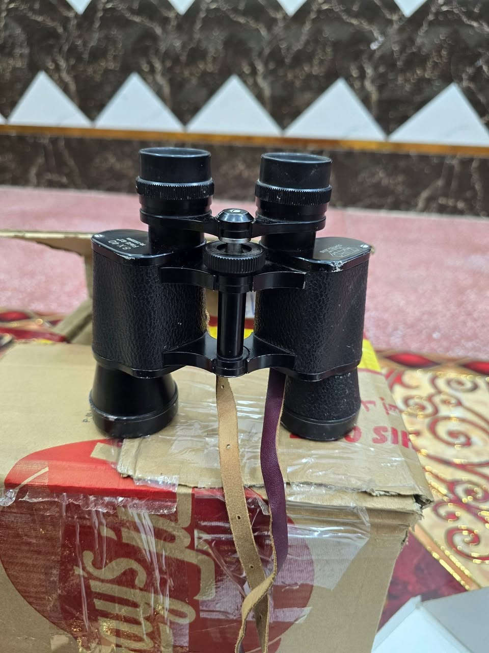 ناضور للبيع اصلي مو تجاري سعره ٥٠ بي مجال استفسار خاص او ***********

