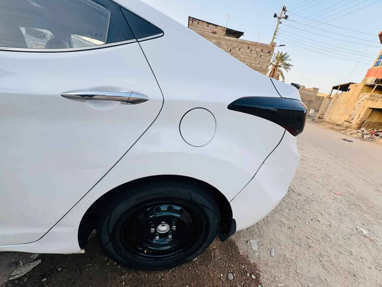 السلام عليكم مرخصه الادمن 
النترا مديل 16 خليجيه مكينه 1800 حداده جديده تبريد شغال منضومه زنون السياره بيها جاملغ الامامي مبدل وبيها بارد بلابواب
السعر 110عنواني بصره ابو الخصيب عويسيان
***********
اتصل وتدلل البصرة, العراق
