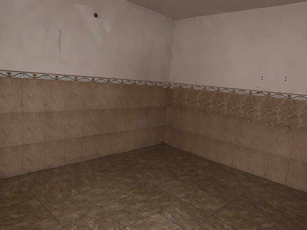 بيت للبيع مساحه 150 طابو صرف
طابقين اربع غرف بناء مرتب .مكانه طويريج حي الامير خلف الجنسيه التفاصيل اكثر 
***********
