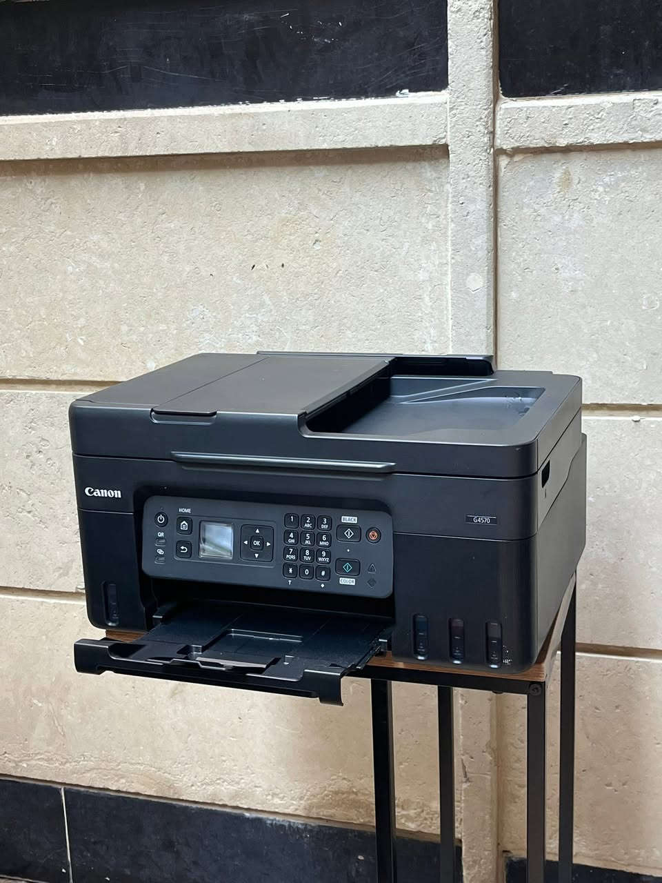 السلام عليكم طابعه كانون G4570 فيدر اسكنر شاشة حقن خارجي مواصفات فول الطابعه ملحقاتها كارتون وكيبل تشغيل الطابعه جديد لوك بلكارتون عداد 55 ورقة الطابعه سعرها 225 الف الشراي يتصل *********** تحياتي
