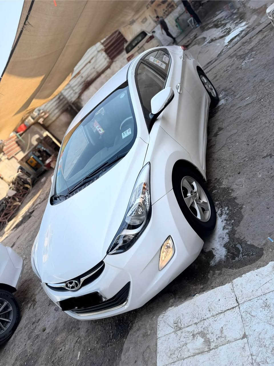 سلام عليكم النترا سياره حلوه وجاهزه السياره ادوات كصه جنطه متومه طبق الاصل مكان سياره بصره بيع او مراوس ***********6
