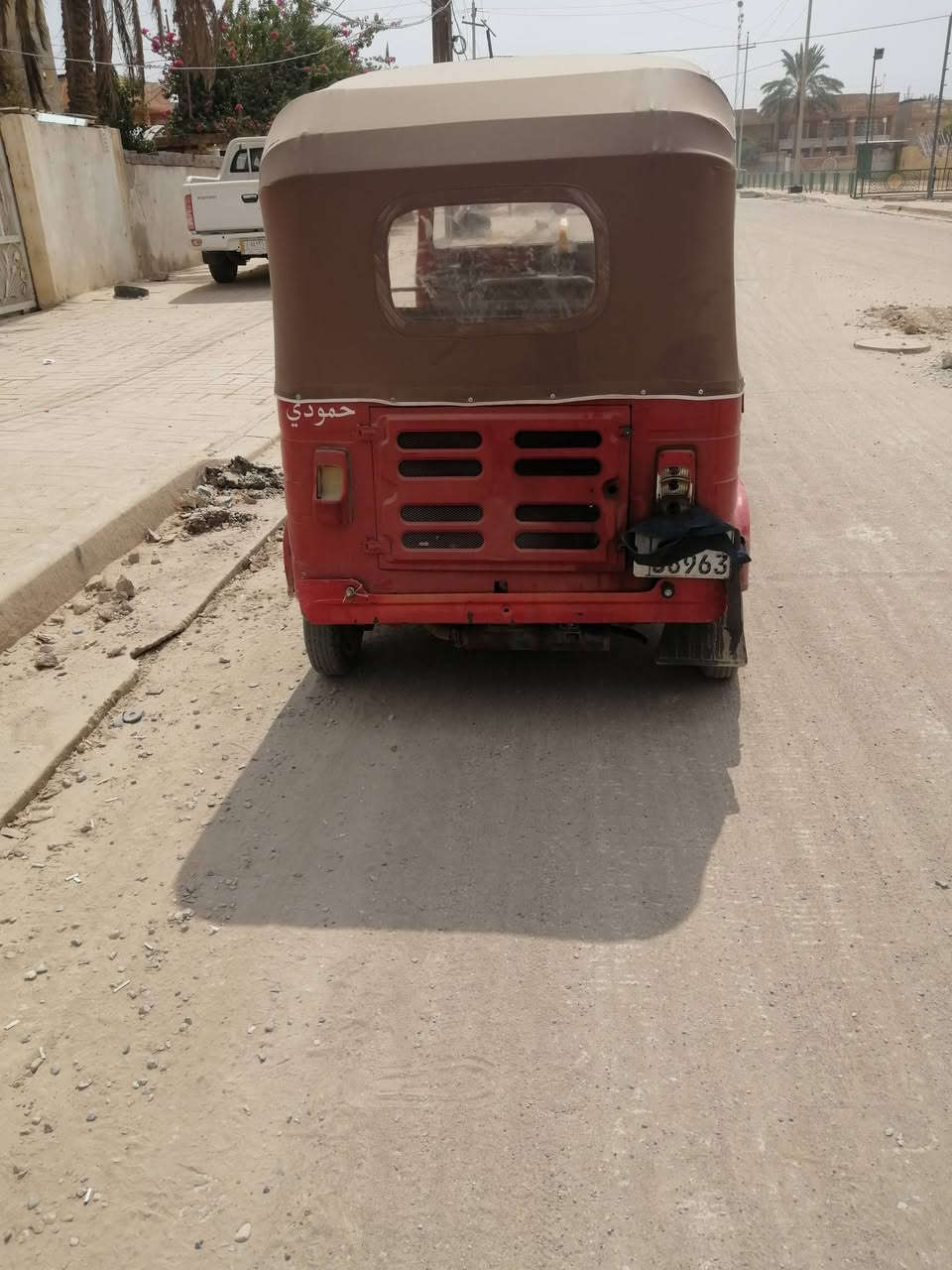 سلام عليكم تكتك موديل ٢٠١٧ سنوية ورقم انكليزي محرك مجفت جديد بس بيها نظوح بل كيس سعر ٤ملاين وبيها مجال الخالص ***********
