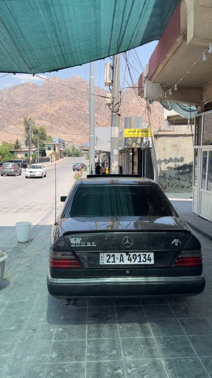 مرسيدس ١٩٨٦ محرك و گير جديد بشرط  بطه٣٠٠٠ سلايت و تبريت ثلج كهربائيات بشرط سياره صبغ عام و معجون للجماليه بدون اي ضرر حتا دعاميات بشرط بدون اي نقص سعر ٦٨ مجال قليل عنوان كركوك *********** كركوك, العراق

