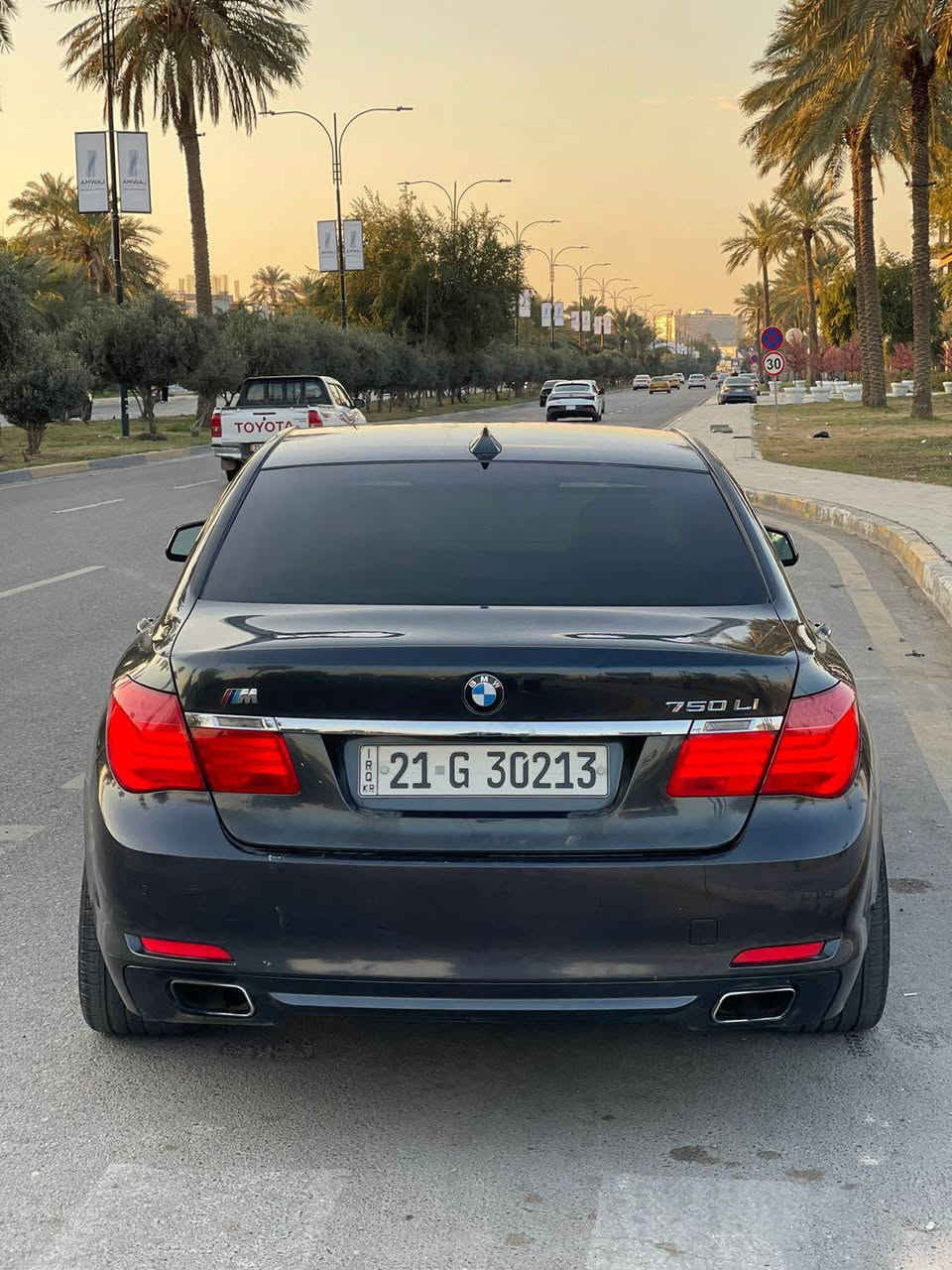 🚘 للبيع BMW 750Li موديل 2009 🔥

فقط بيع بدون مراوس

750Li Long – فل أوبشن

🔸 محرك V8 Twin Turbo

🔸 داخلية جلد بيج فخمة

🔸 مقاعد كهربائية + ذاكرة

🔸 شاشة iDrive + Apple CarPlay

🔸 فتحة سقف

🔸 ستائر خلفية كهربائية

🔸 كاميرا خلفية + حساسات ركن

🔸 Angel Eyes

🔸 تحكم بالمقود

🔸 تكييف أوتوماتيك

🔸 نظام صوت BMW

🔸 قير أوتوماتيك

🔸 دبل إكزوز

🔸 إضاءة داخلية

🔸 مواصفات 750Li كاملة وفخمة

السيارة بيها صبغ اربع قطع اثر جراد

السيارة ماشية 196 كيلو

السيارة اربع فصوص فول الاخير  داتاشو بيها رادار وكلشي شنو بالك موجود بيها 

💰 السعر: 160 ورقة

📍 الموقع: الكاظمية

📞 ***********

الفحص مفتوح للمشتري، والبيع للجادين فقط. بغداد, العراق

