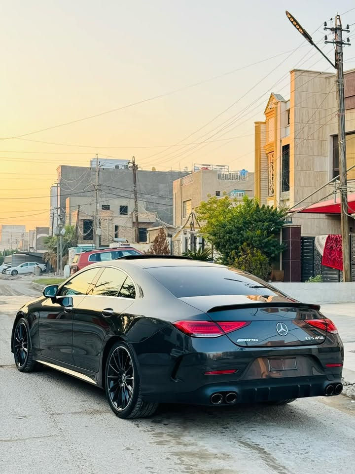 السلام عليكم ..
للبيع .. Mercedes CLS 450 وارد الماني فول مواصفات 
موديل 2018 اجتي بيه قطعتين بخ فقط كلين تايتل مكفوله من حادث ماشيه 61mi فول مواصفات للاخير باسمي شخصيا .. بصمتين اصليه وكتلوكات وغراض وكاله موجوده بدور اي نقص كير ومحرك وباقي الامور كله مكفوله ..
مواصفات ..
بصمه
سلايد
داخل دزاينو 
داخل جلد اسود 
تبريد وتدفئه بالكشنات
دكمتين / فصين 
كشنات كهرباء خزن
راردات جانبيه
جنطه كهرباء
دركه AMG 
كت كامل AMG اصلي
بيان شفط
وباقي مواصفات اكثر ومعروفه بهاي فئه بدون اي نقص السياره وين متريد تفحص حاظر
سعرها 355 وبيه مجال بسيط  
مكاني بغداد الكرخ /  اليرموك او حي جامعه
للاتصال ع رقم :***********
