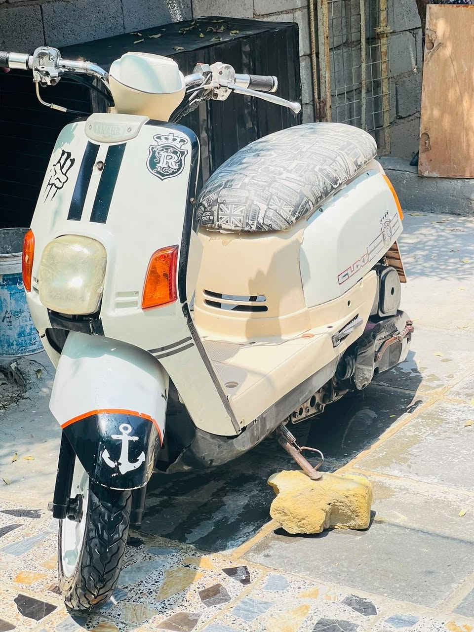 سلام عليكم ماكس بوليس لبيع
دراجه حلوه ونضيفه
دراجه مبدل بس ولفات 
كفرات كامله 
دراجه كابريتر مالته تعبانه 
سعر 425 او بيه مجاله او قابل لمراوس
مكان ناصريه مركز 
رقم ***********
