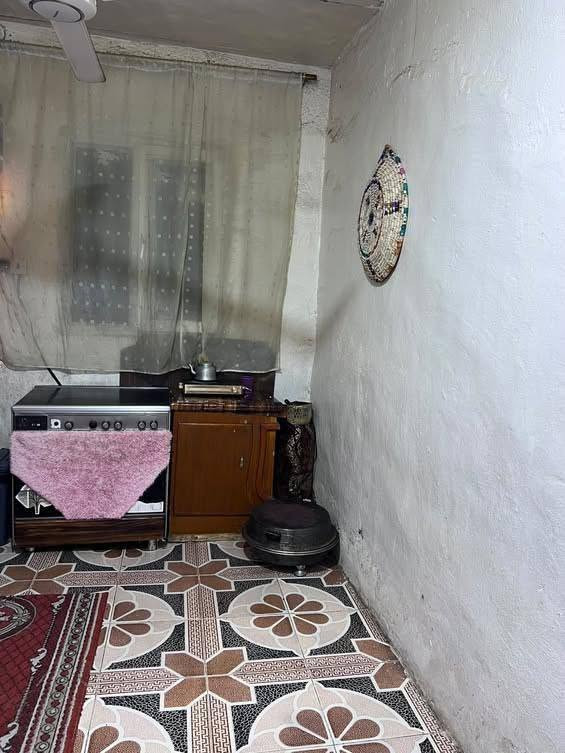🏠 للبيع بيت سكني مميز في الحي العسكري

بيت مرتب وجاهز للسكن، بمساحة كلية 240 م²، بناء قديم ومحافظ عليه، والبيت عكادة وقطره ما يذب، مرتب ونظيف وينسكن مباشرة.

🔹 تفاصيل البيت:
• 3 غرف
• هول
• صالة
• ديوانية
• مجاري كاملة
• شارع مبلط
• خدمات متوفرة

📍 الموقع: الحي العسكري
🏫 قريب من مدرستين: ابتدائية ومتوسطة، مما يجعله مناسب جداً للعوائل.

✨ بيت عملي ومرتب، موقعه خدمي ومناسب للسكن، وتتوفر حوله الخدمات الأساسية.

📞 للجادين والاستفسار عن السعر والتفاصيل، مراسلة خاص او تصال على رقم 
***********
