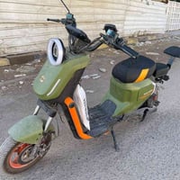 دراجة شحن • بطاريات نضيفة • عجل معطل