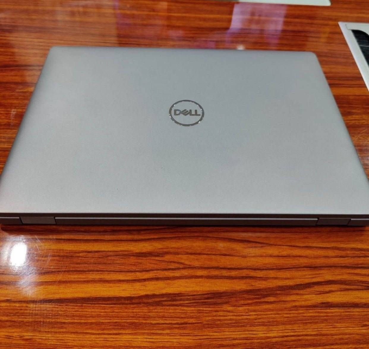 لابتوب dell latitude 5511
المعالج core i7 الجيل 10

الرام 16G DDR4
الذكرة 258G

جهاز مستخدم استخدام نظيف نظافة 95% للالعاب والبرامج الهندسية مع دقة شاشة FHD+ 

مدخلين شاحن تايب سي ولابتوب 
مدخل بطاقات 
ومدخل شريحة sim 
ومدخل كابل انترنت 
مدخلين usb

السعر 550 الف وقابل للتخفيض 
*********** واتساب
