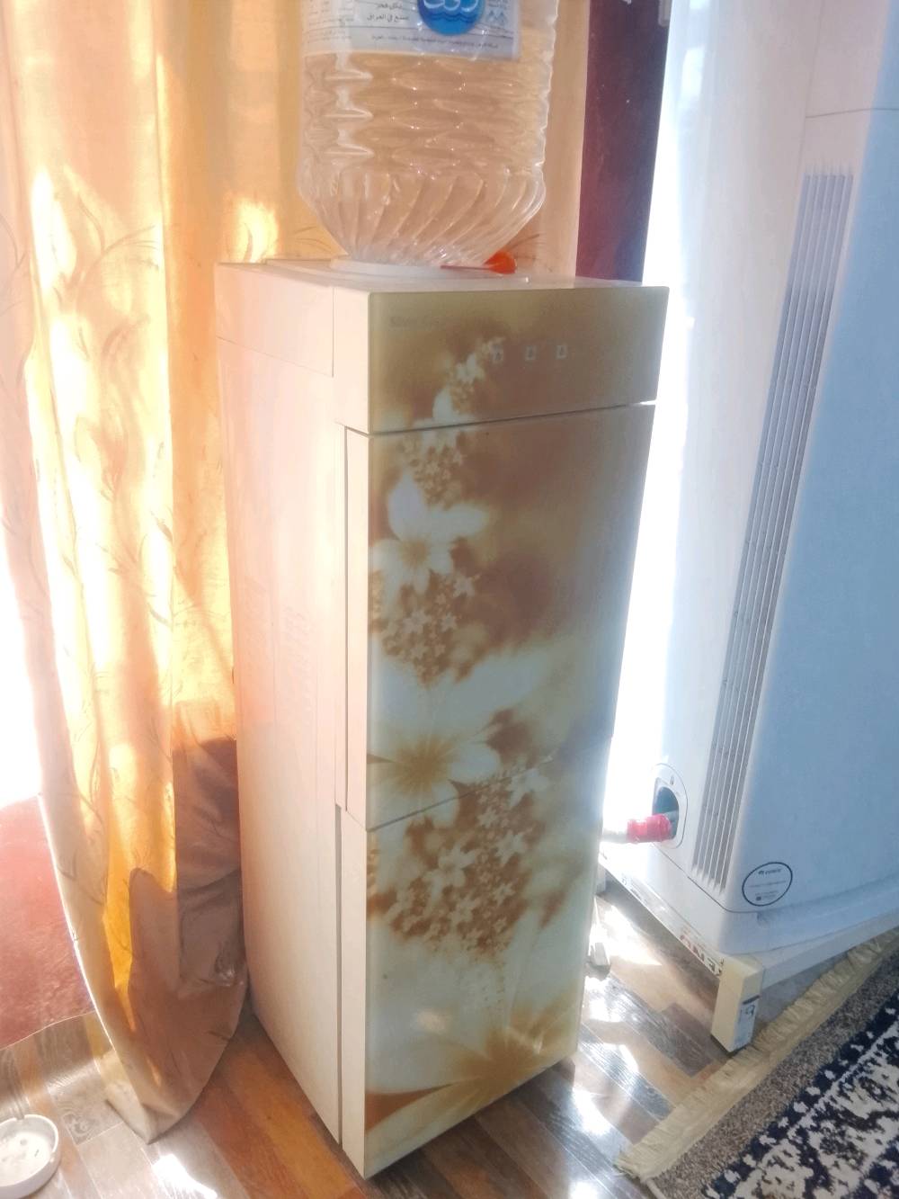 براد ماي حار وبارد  شغال وعل فحص 

سعر 35 ألف 