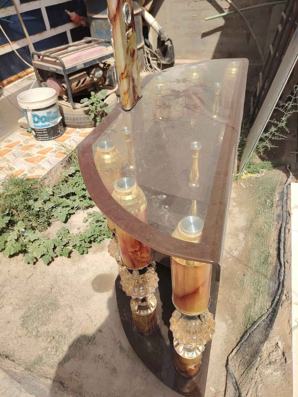 السلام عليكم اخوان عندي ميز تلفزيون ست ارجل هذا اجة منة قليل بالسوق زجاجي وبسعر مناسب 42الف وبي مجال للشراي مكاني حلة ***********
