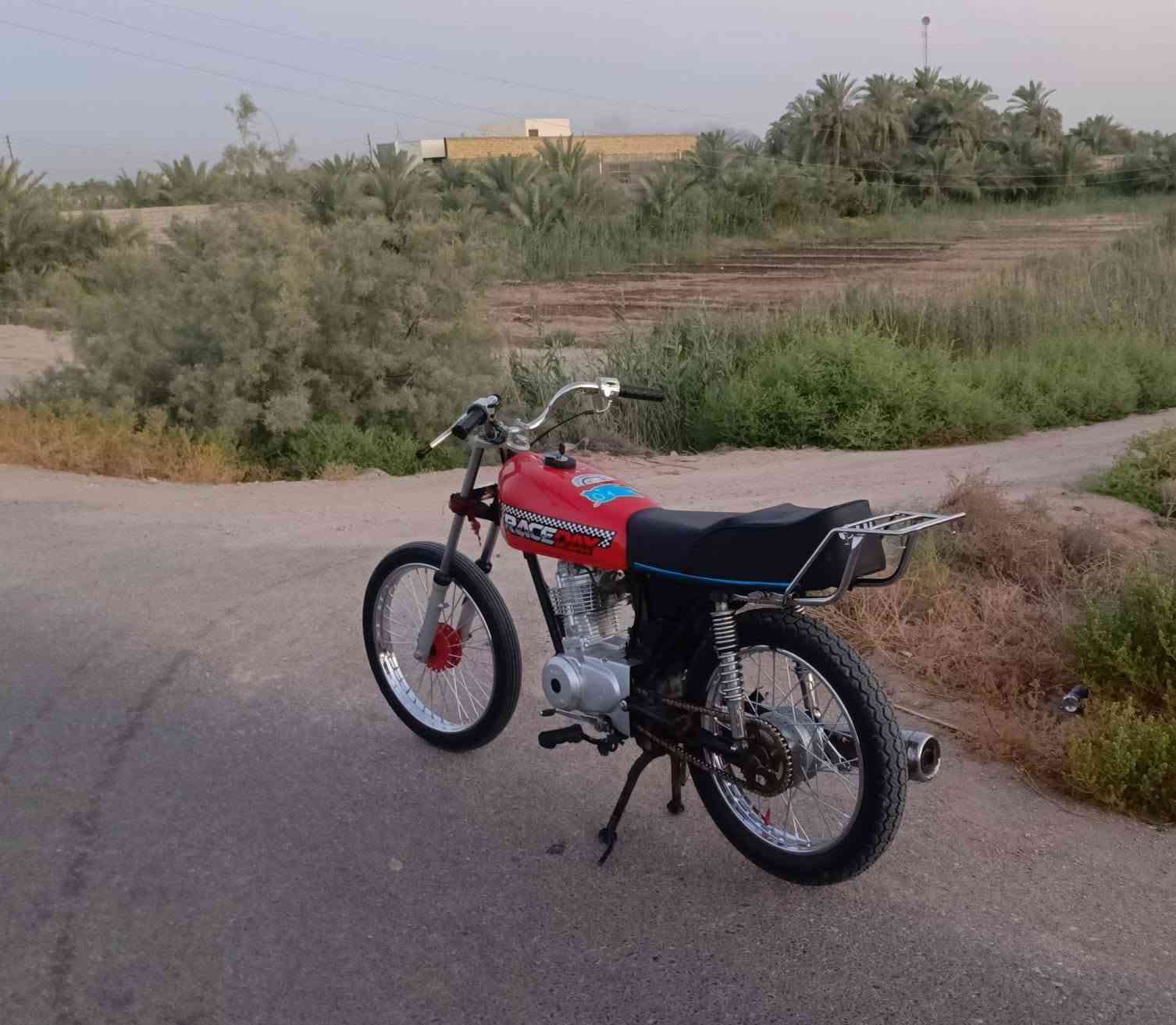 سلام عليكم. دراجه نامه كلك كلك مكفول من السرقه دراجه نضيفه وحلوه مفتوحه ولفات بس. الدراجه شلعه ومعدل السعر 550 وبيه مجال قليل لشراي *********** بيه وتساب ناصريه مركز

