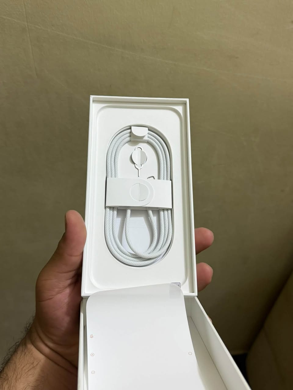 ايفون
17 pro max 
بطارية 🔋 100
ذاكرة 256
نظافة 100
استخدم كلش قليل حتى كيبل الشحن ما مستخدم
شريحة فعلية تك 
للاستفسار / ***********
للعلم مكان الجهاز ناصرية / مركز

نص مكتوب في الصور:
- ٦:٢٣ حول الاسم iPhone 17pro max إصدار iOS ٢٦.٦ اسم الطراز iPhone 17 Pro Max رقم الطراز MFYN4QN/A الرقم التسلسلي JT7J796XW0 الضمان المحدود تاريخ انتهاء الصلاحية ٢٠٢٧/٨/٢٣ إضافة تغطية AppleCare يتبقى 59 من الأيام لإضافة تغطية التلف العرضي. الأغاني الفيديوهات ٥٣٧ الصور ١,٨٣٦ التطبيقات ٥١ السعة ٢٥٦ غ.ب. متوفرة ١٥٧,٩١ غ.ب. عنوان Wi-Fi 10:9E:6B:C6:04:EB
- 1:17
- حالة البطارية
- عادية
- تعمل بطارية iPhone هذه على النحو المتوقع. حول البطارية والضمان...
- الحد الأقصى للقدرة
- %١٠٠
- هذا قياس لقدرة البطارية مقارنة بقدرتها عندما كانت جديدة. قد تتسبب القدرة المنخفضة بتقليل ساعات الاستخدام بين عملية الشحن والأخرى.
- عدد الدورات
- ٢٨
- هذا هو عدد مرات استهلاك iPhone لقدرة البطارية. معرفة المزيد...
- تاريخ التصنيع
- تموز ٢٠٢٦
- أول استخدام
- آب ٢٠٢٦