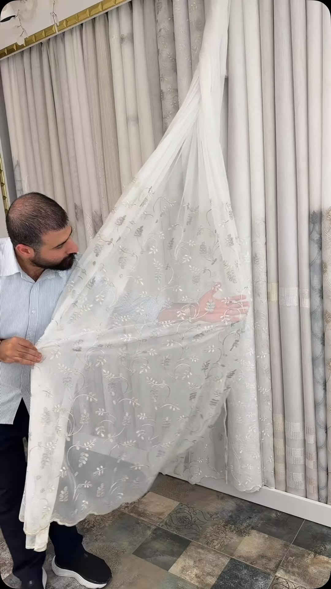 نعمل بأجود أنواع ألاقمشة التركية المميزة في دار #شيفون للستائر بأحدث التصاميم الحصرية
📍 العنوان_ بغداد_مدينة الصدر_سوق الاولى_فرع الستائر
☎️ رقم الهاتف: *********** : واتساب 
للمزيد يرجى مراسلة الصفحة او الأتصال على الرقم.#العراق #بغداد #ستائر #ديكورات_منزلية
