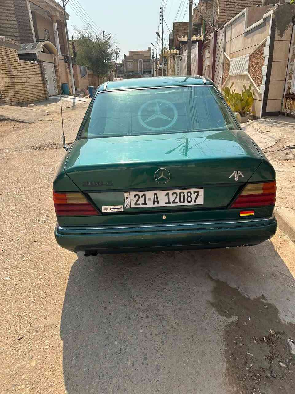 سياره مارسدس دب حلوه جديده جاهزه كير مكينه حلوه محوره بطه    سياره رقم سليمانيه راعي سياره يحول ويدير وطي وكاله مصبوغه جماليه بدون حادث مديل1986 مكان سياره العماره     ***********
