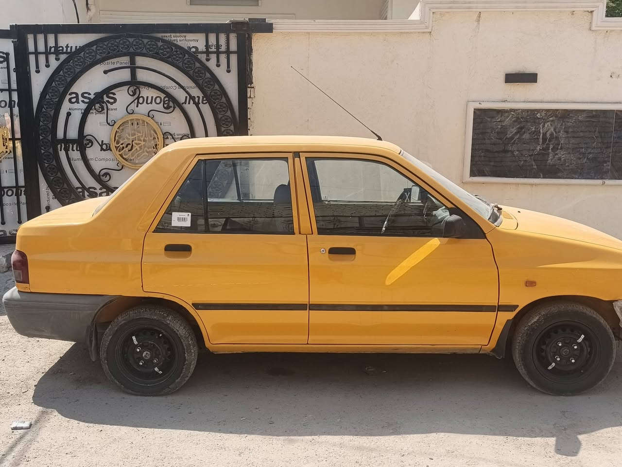السلام عليكم سياره البيع سايبه موديل 18 
سياره نضيفه فقط بيها فطر بل شاصي الأيسر
والباب مال سايق راجع ع بارد ما بيه صبغ سعر40 بيها مجال قليل حك جيه الاستفسار ***********
