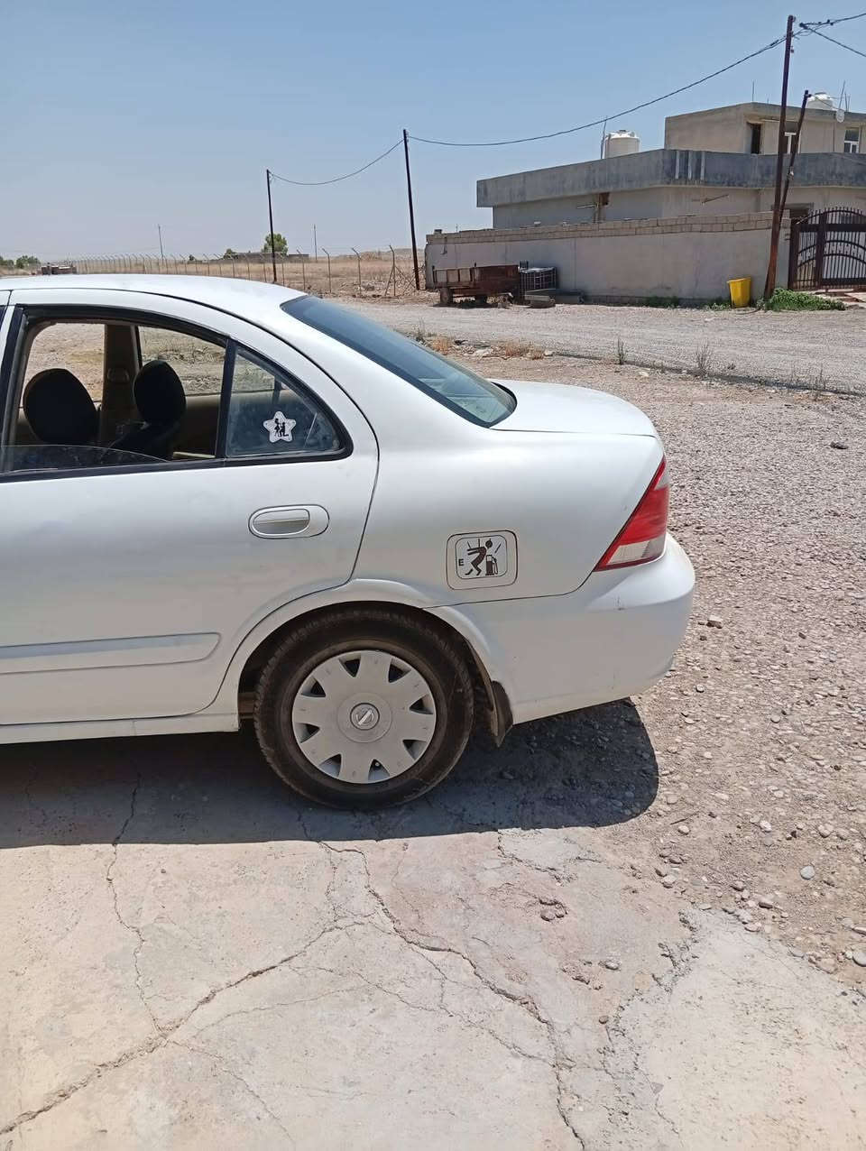 نيسان صني موديل 2009 
كير ومحرك شرط تبريد ثلج كهربائيات كامل دفتر بانزين سيارة جاهزة ونظيفة شرط تحويل 
السعر 70 وبي مجال 
للاستفسار اكثر على رقم*********** كركوك, العراق
