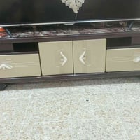 ميز تلفزيون • للبيع