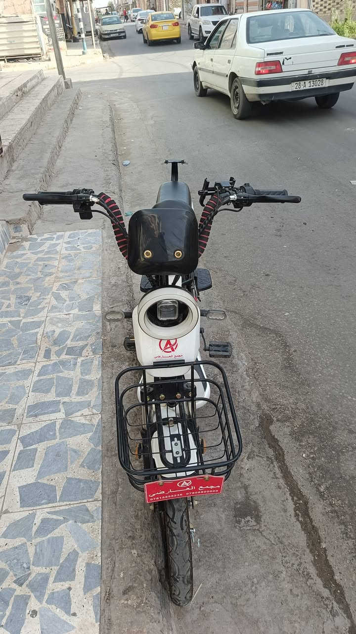 دراجه شحن مستخدمه نظيفه للبيع أو المراوس بدراجه شحن المراسلة خاص أو الاتصال *********** واتساب المكان النجف
