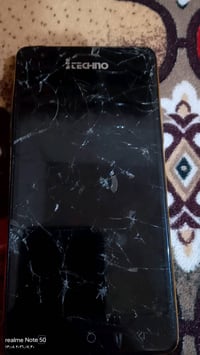هاتف للبيع من الزينات لي يريده يتواصل معي.  لهاتف يرادله شاشه وبعد ما ...