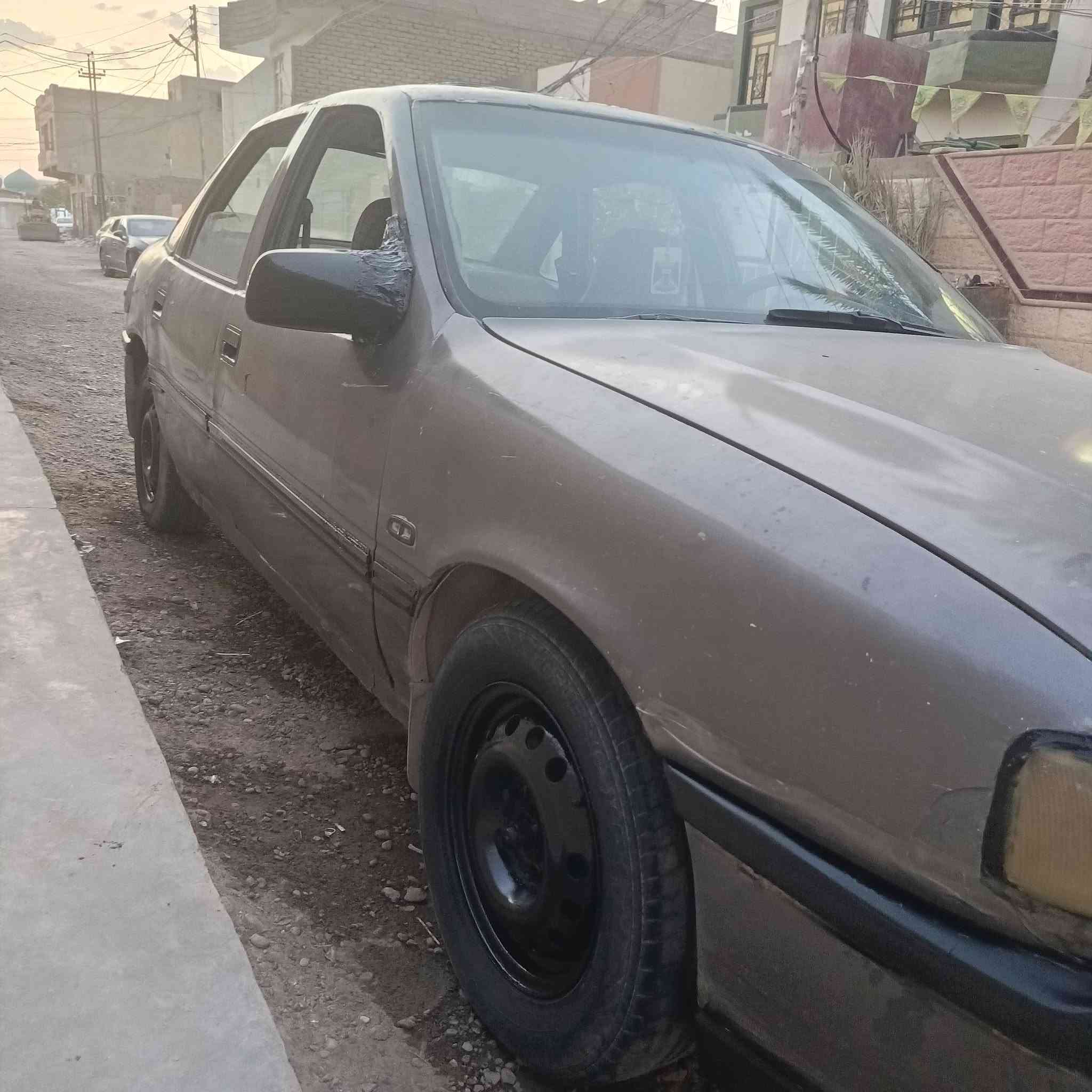 فكترا 91
لون رصاصي

كشرها متوسط 
عارضها ب22 وبيها مجال بسيط 
بيها تلحيضات بسيطه مراوس هم اقبل تعال شوفها بيك خير وتدلل 
المكان سامراء 
***********
