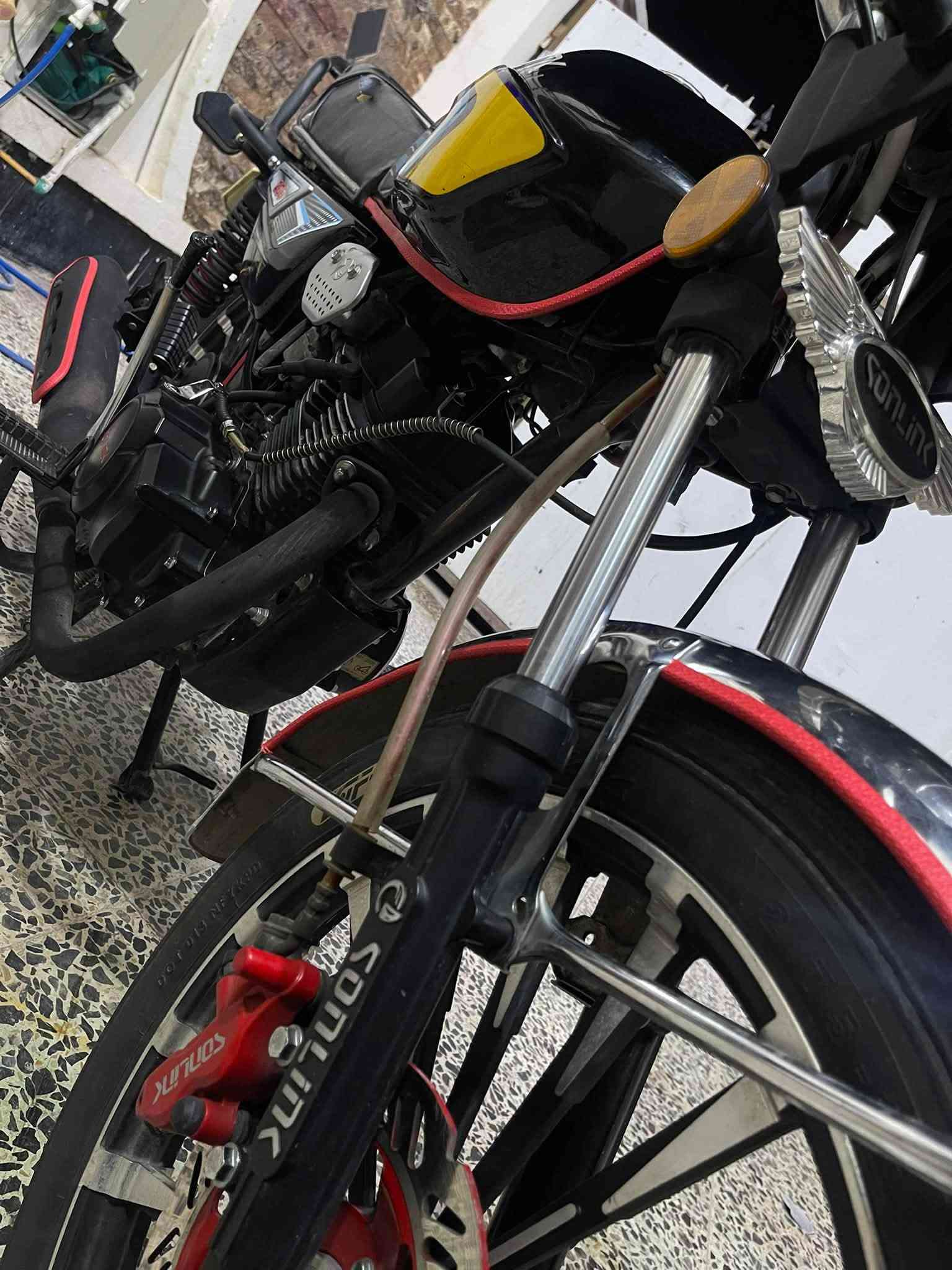 يالله السلام عليكم ورحمة الله وبركاته
🔥 للبيع 🔥

🏍️ إيراني سونگ موديل 2025
🖤 أسود
✨ بعدها أخت جديدة، زيرو

🔧 محرك CBF
⛓️ ضاغطة زنجيل
🚀 طيّارة وشلعة، ما شاء الله
⚙️ معدّلة وجاهزة

💰 السعر: مليون و50 ألف
🤝 بيه مجال للشراي للجاد فقط

📍 الفلوجة
📞 ***********
