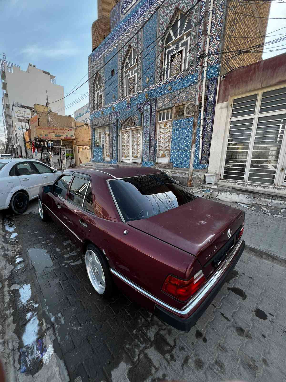 السلام عليكم 
للبيع مارسدس دب W124
وارد يابان
محرك وكير بلاد 300 جدد ستوني مصعدهن 
قواعد دبل بلاد بدون تصليح 
السياره فقط جارده اي ضرر مابيها 
حداديه واكسل جدد ABS شغال
ويل كب AMG اصلي تخم تأير جدد
كهربائيات كلها بلاديه كلشي بيها شغال
4 جام كهرباء
رقم بغداد الماني شرط التحويل 
السعر 55 مكاني بالنجف
للاستفسار ***********
