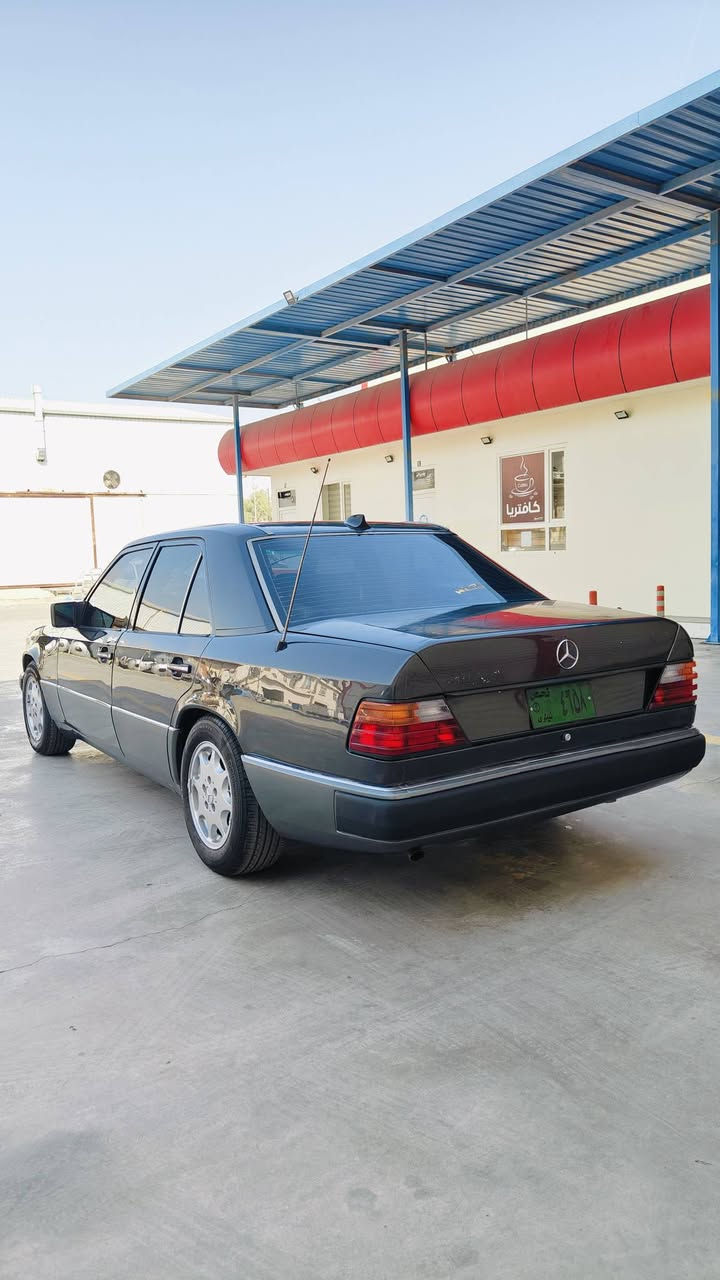 مارسیدز مۆدێل 1991بی لیدراو بی خیاسات سە رە دبلی نە تە قیوە مکینەVVT3000 گێڕومکینە و تبریت بشە رت نوقسانی نیە شایە نی باس بیت سیارە کە بە پاکی ماوە تە وە ئارمو ئە وە لیات بشە رت 
ژم:***********
