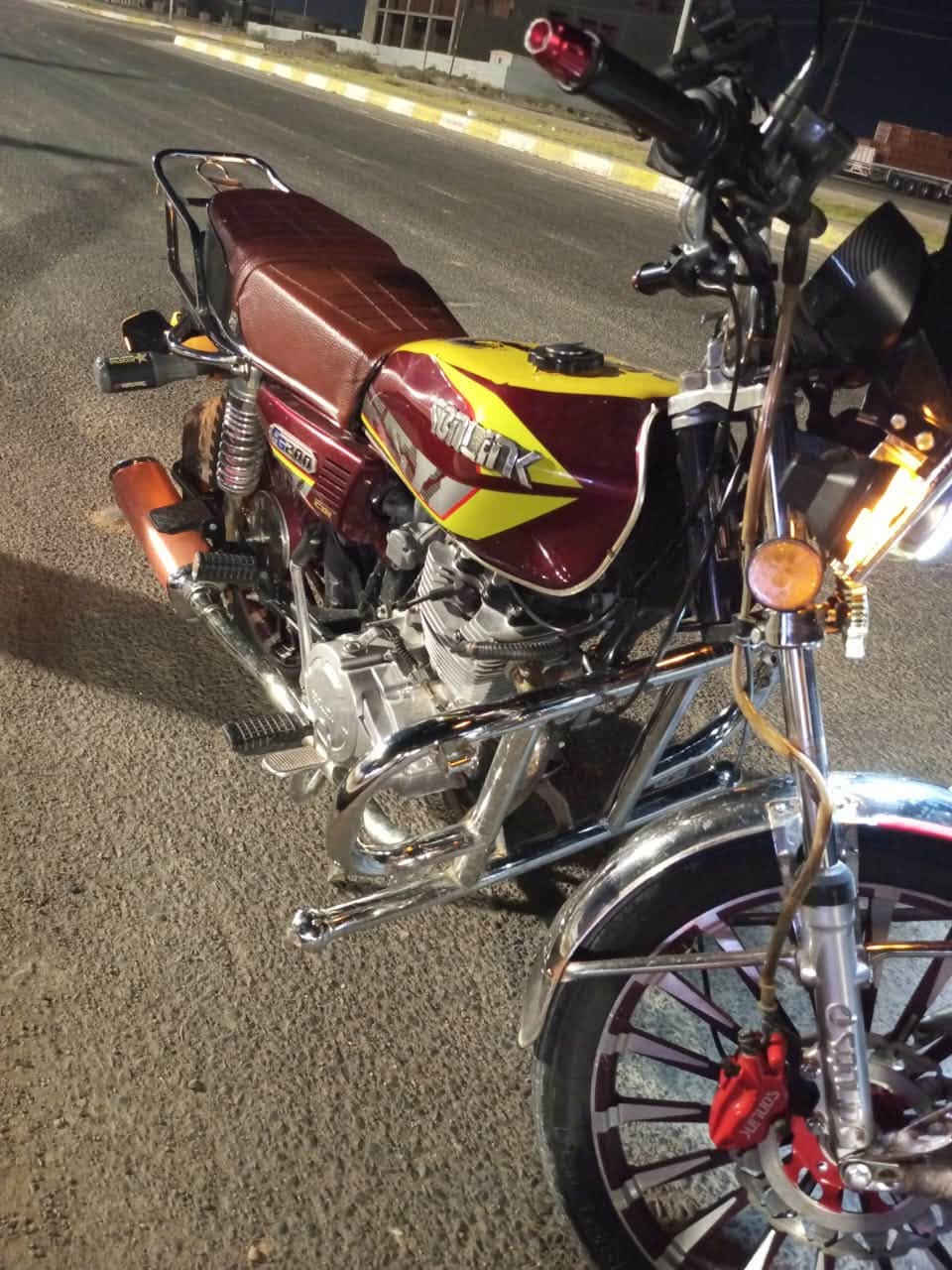 سلام عليكم شباب دراجه البيع محرك 200دراجه نضيفه  
صالنصه رياضيه
سعر 750 وبي مجال/موديل25                    ***********
