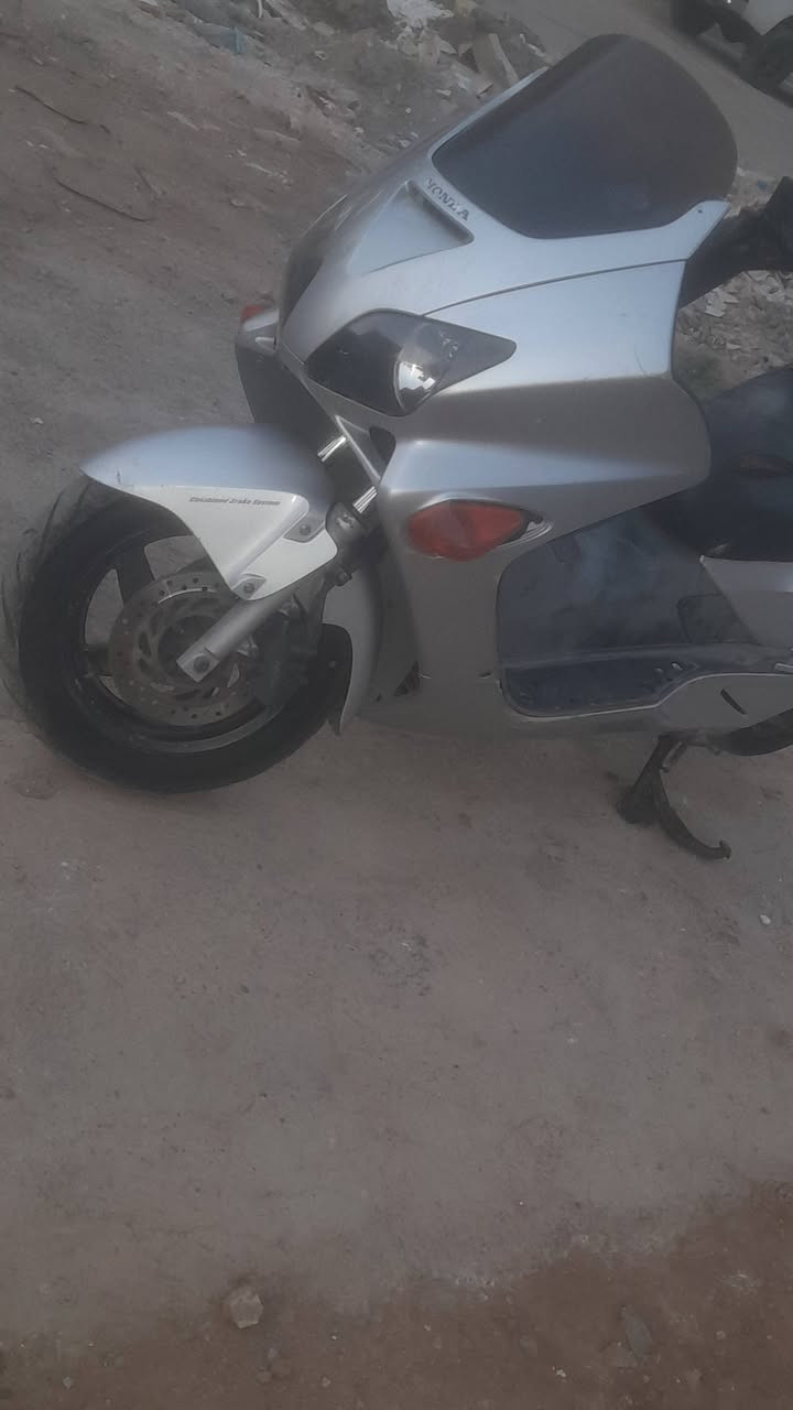 سلام عليكم عدي دراجه فورزا للبيع 《 650》***********
