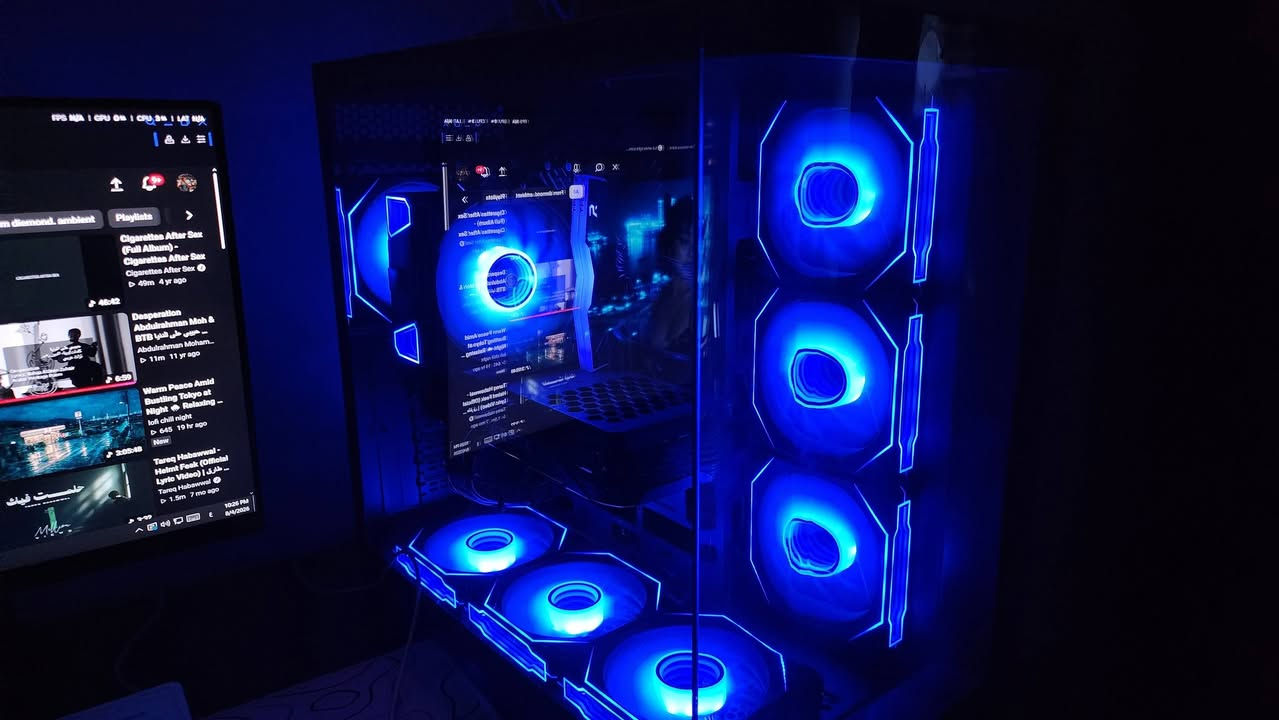 للبيع جهاز PC بحالة ممتازة جدًا.
استخدام شخصي مع اهتمام بالنظافة والصيانة، والجهاز جاهز لأي فحص قبل الشراء. 
المعالج: Intel Core i5-12400F
كرت الشاشة: MSI RTX 3070
المبرد: Mass ARGB
اللوحة الأم: H610M
الرام: 16GB DDR4 3600MHz T-Force ARGB Black
التخزين: NVMe gen3 SSD 1TB (Bullet)
مزود الطاقة: 750W
الكيس: Hero Black مع 9 مراوح ARGB
الشاشة: Msi بدقة 1080p وتردد  244Hz 0.5ms
وياها مايك احترافيZealSound K66 Pro وسماعة وكيبورد ميكانيكي واحد 
السعر 1,500,000 مليون ونص
الرقم : ***********
