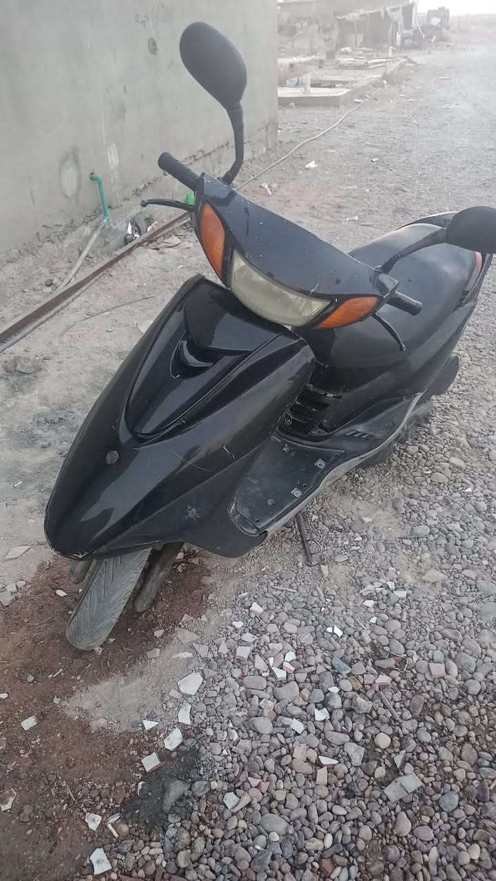 للبيع او مراوس دراجه بريز لايت عالي مجفته تجفيت ابومصلحه ناعمه كلجات قايش بريكات كهربايات كله تمام وبضمان تايرات جدد كفرات اصلي مختم الدراجه عوزه غسل وترتيب اني ماخذها لشغل السعر 400
***********

