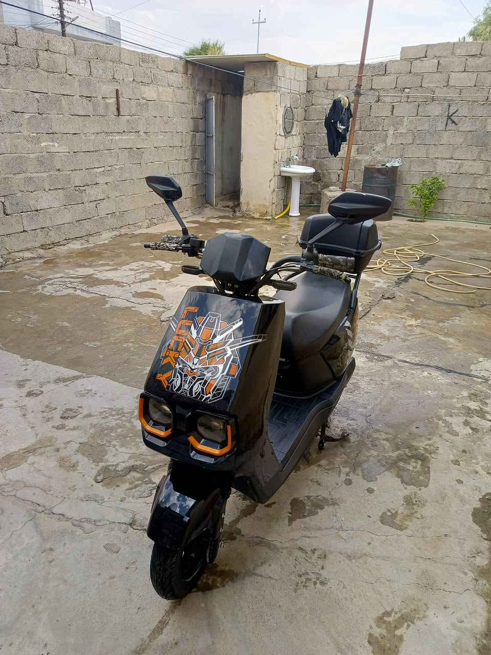 دراجه الروعه نضيف فول لفول ما مسختدم كثير 
البطاريات 5
سرعه 60"50
بصمه وحده مع سويج2 او سويج الصندوق هم 2
لايتات زينون ولاشاير والخلط كلو شغال دراجه مكفوله ما ملعوب بيها ولابكهربايتها السعر 725وبي مجال ورجاً لحد يطب خاص وما يشتري هذا رقمي ‏‪***********‬‏ للتواصل ♥
