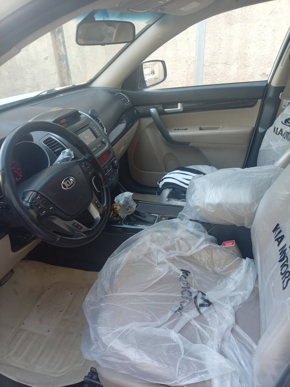 سورنتو • ماشيه ٤٩٠٠٠ • محرك مكفول