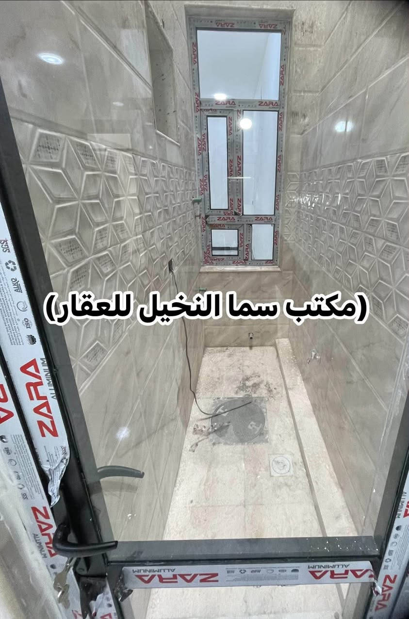 الاعلام المربع الذهبي • ٨٣م • ٣ غرف