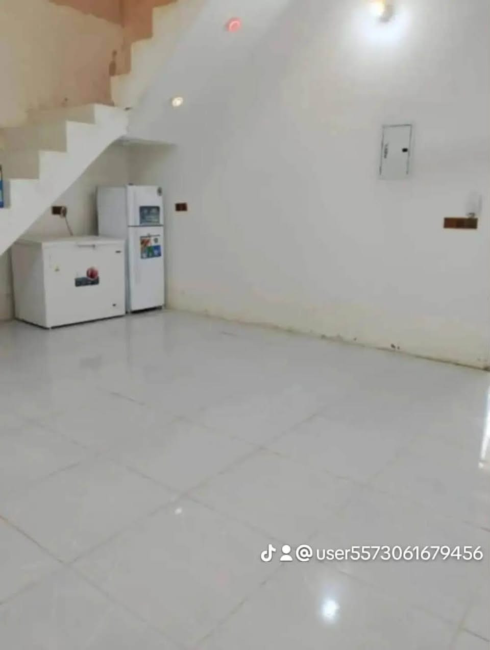 سلام عليكم عندي بيت بحي ذويب مساحه ١٢٥ متر غرفه وهول  وصاله كلش مرتب سعر البيت (٤٢ وبي مجال)

اتواصلو وياي عل هاذ رقم ***********
