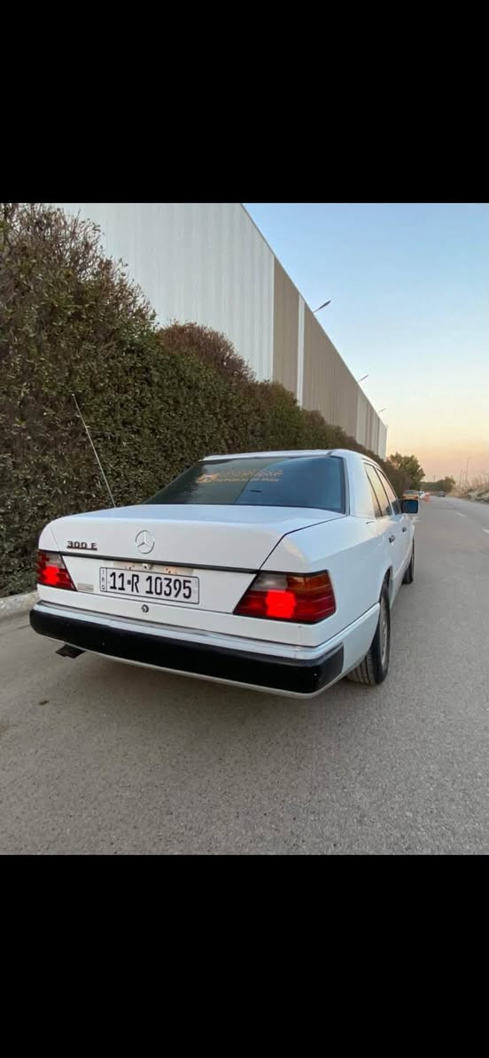 السلام عليكم مارسدس دب للبيع
١٩٩٠

سياره كير ومكينه خير من الله 

مكينه بلاد كير بلاد 

كشنات كهرباء 

ستيرن كهرباء 

سلايت طكتين 

دبل فيتبم 

دبل مروحه 

ادامه كامله للمنضومه البانزين 

رقم بغداد هزه وسنويه صاعده جديد 

مكان بغداد الدوره 

السياره مصبوغه للجماليه فقط 

منضومه زنون 

تبريد منضومه كامله مال شبح 

***********

السعر ٧٣ وبيه مجال
