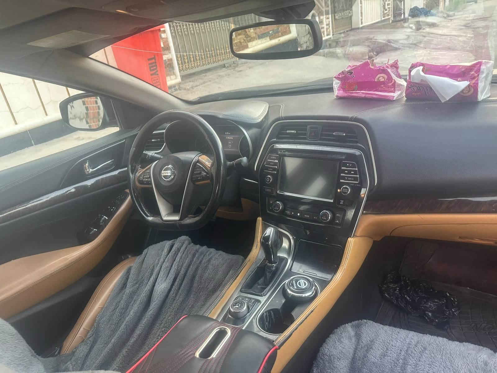 السلام عليكم maxima 2018 sv الحادث موضح بالصورة تحويل مباشر رقم بغداد سعرها 100 وبيها مجال مكان السيارة ديالى 
***********
