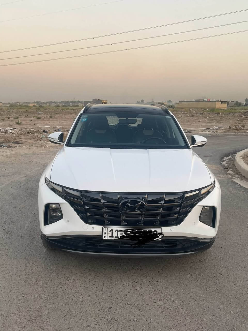 السلام عليكم 
توسان 23 فول مواصفات تبريد كشنات الاماميه تشغيل عن بعد 
فقط جنطه مو كهرباء 
بيها رصعه الجاملغ الخلفي عكس السائق 
رقم بغداد ماشيه 73 
مكانها بغداد ناحيه الرشيد***********
السعر 200

