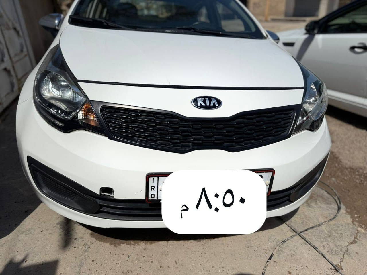 ريو 14خليجي بغداد بسمي 
 بيها بابين عكس سايق اثر شخط  ابيعلك 3قطع   
مصبوغات بدون دواخل  
سياره كلشي جديد بيها 
اسعر 95  مجال بصيط   جوة تسعين ماحاجه تخابر

مكان سياره بغداد ابو غريب قريب جدآ على عامرية 

رقم هاتف *********** امير

نص مكتوب في الصور:
- ٨:٥١ م
- ٨:٥٠ م