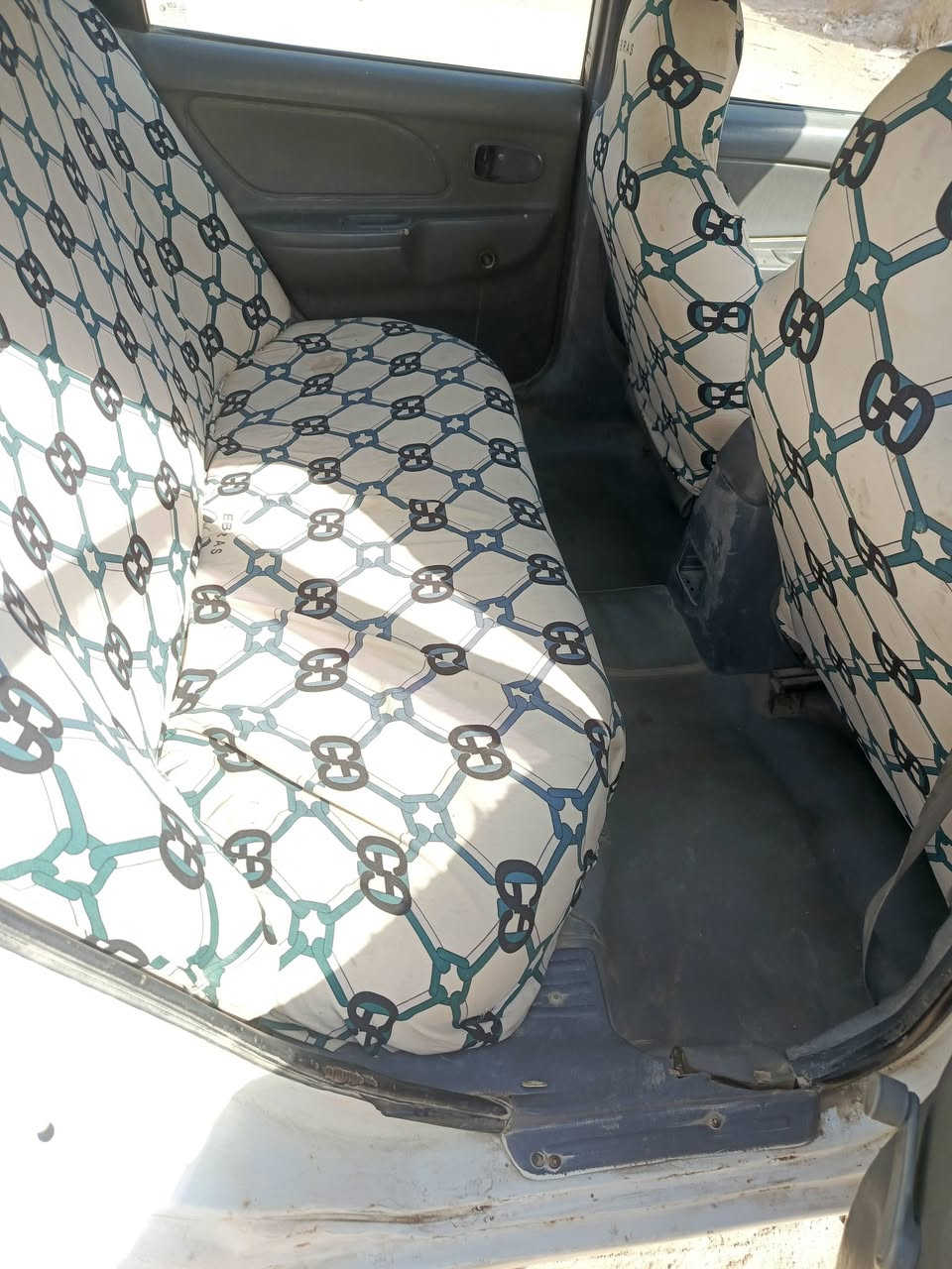 سلام عليكم سياره البيع سوناتا موديل 2000 سنويا 28 سياره مصبوغة جميله سعر 32اوبيه مجال رقم بغداد ***********
